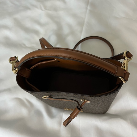 🟡 Michael Kors Suri Small Logo Crossbody Bag - Picture 3 of 4